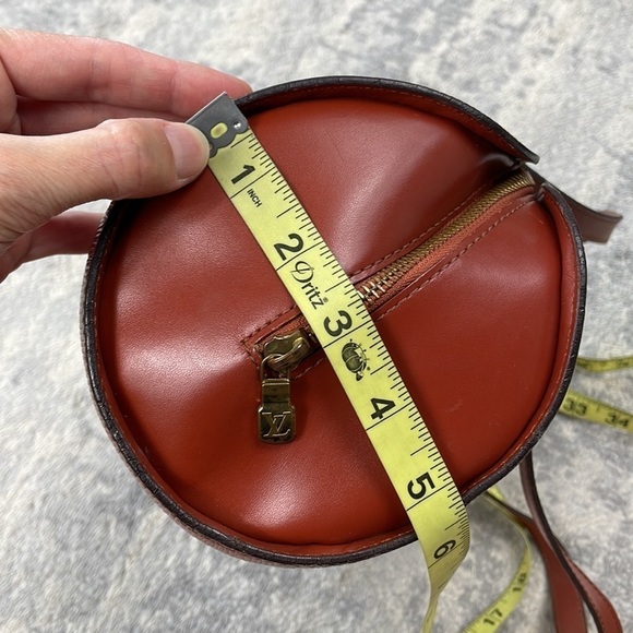 Louis Vuitton Epi Soufflot Kenyan Fawn Brownish Burnt Red Round Baguette - Picture 17 of 17